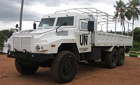 轻型防护型巡逻车