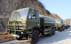 六驱越野油罐车能改装成越野消防车和洒水车吗