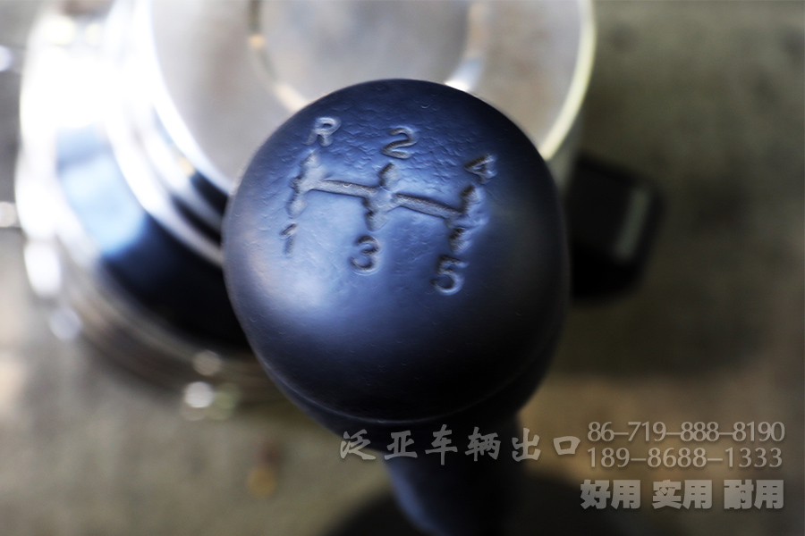 依维柯2046,越野型旅居房车,移动办公房车,房车定制改装,户外办公车