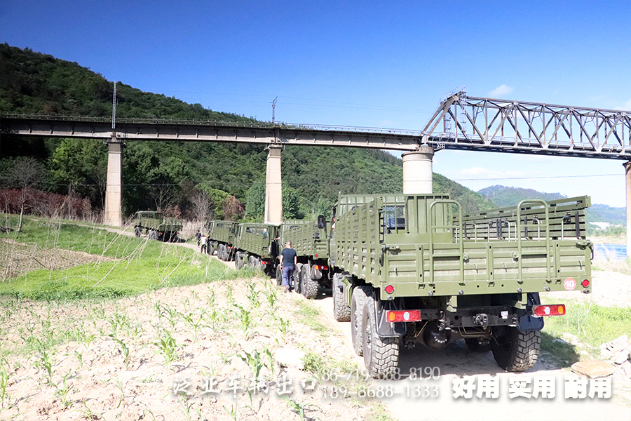 六驱越野车,EQ2102G平头,六驱越野卡车,东风EQ2102G三吨半,东风EQ2102,六驱越野卡车,全驱越野货车,东风6X6全驱卡车