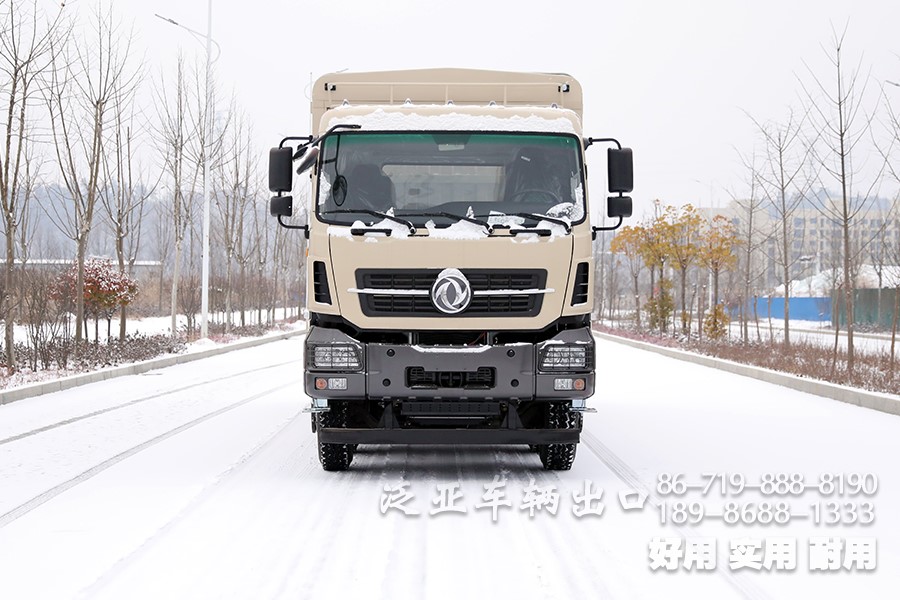 东风8x4仓栅车，东风平头一排半驾驶室，东风重型仓栅车，东风大承载力越野卡车，东风十二档变速卡车，东风420L油箱，仓栅运输车，大马力卡车