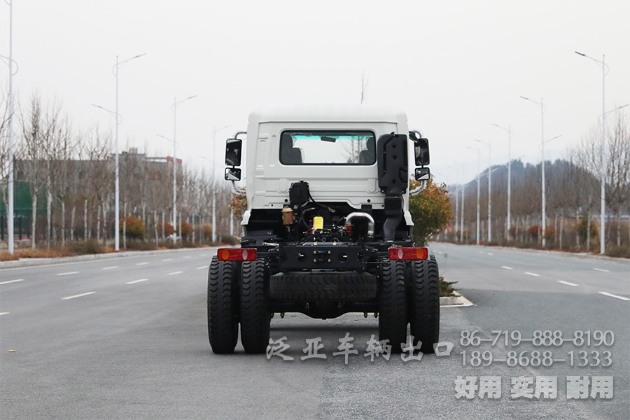 东风四驱，东风4x4，加油车底盘
